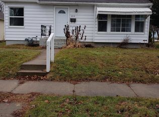 2216 N 6th St, Clinton, IA 52732