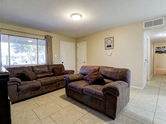 3rd image of 8728 N 39th Dr