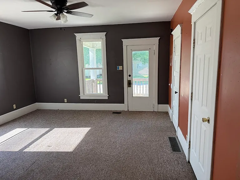 421 W Murray St — Photo 33