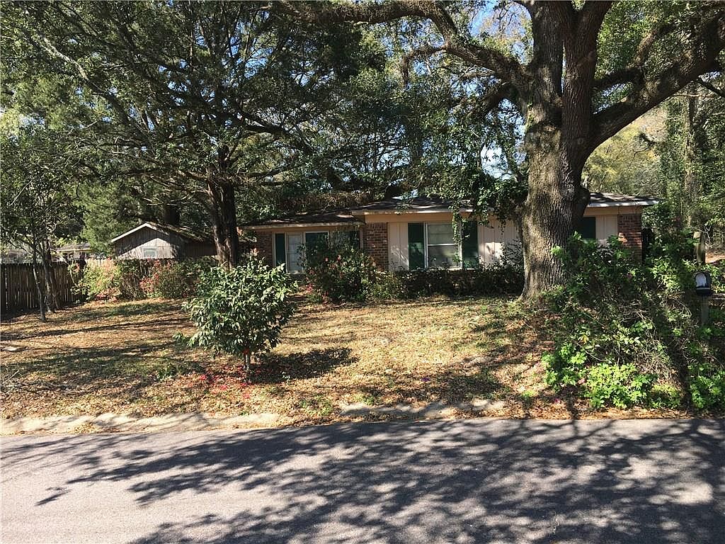 5234 Cottage Hill Rd, Mobile, AL 36609