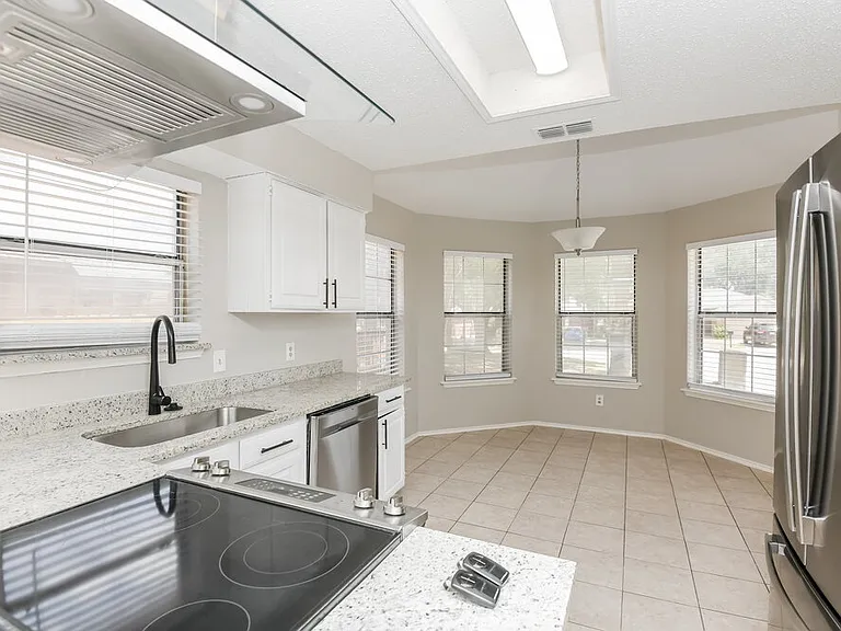 5016 Santa Fe Ct — Photo 9