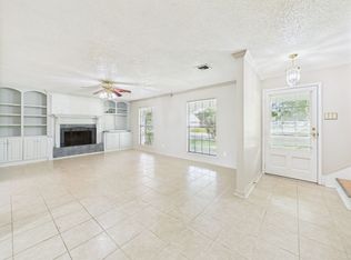 300 Quail Dr, Lafayette, LA 70508