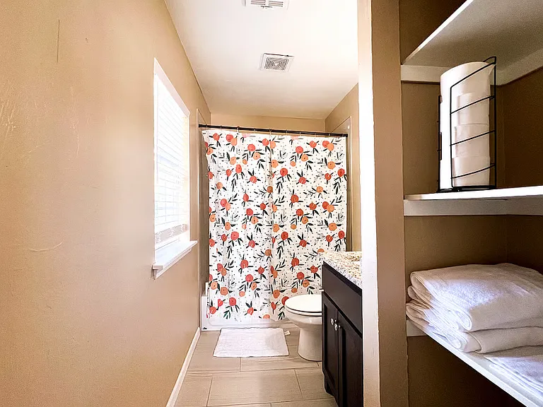 2420 S Hudson Ave #2 — Photo 9