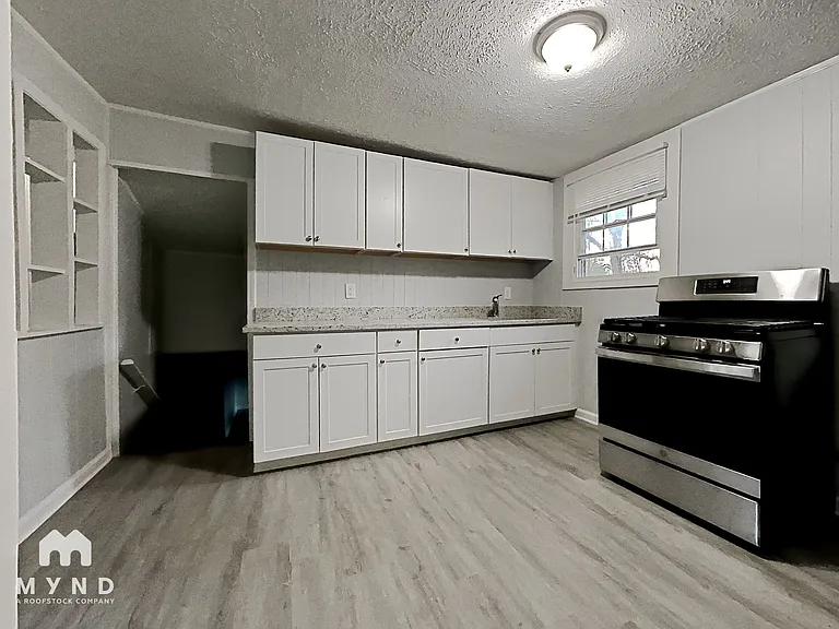 2380 Brackett Rd SW — Photo 4