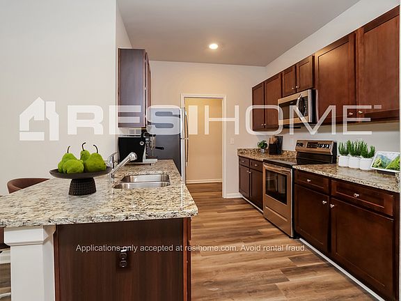 2nd image of 15 Winchester Ave