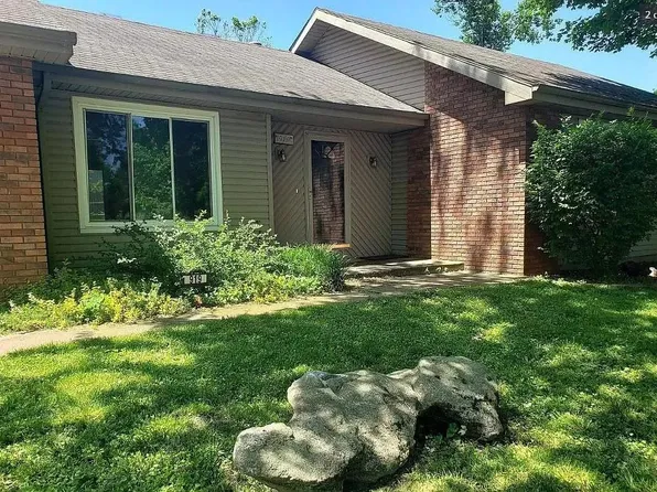919 E Powell St, Springfield, MO 65807