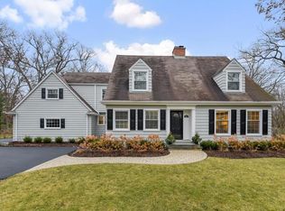 565 S Green Bay Rd, Lake Forest, IL 60045