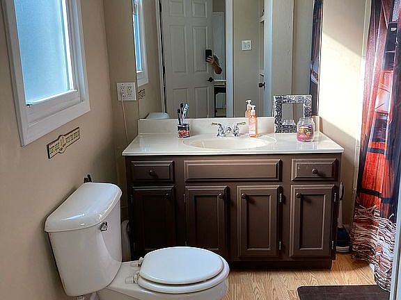 4th image of 35 E Xenia St