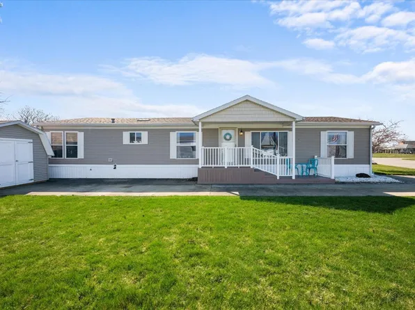 57 E Bass Cir, Marblehead, OH 43440