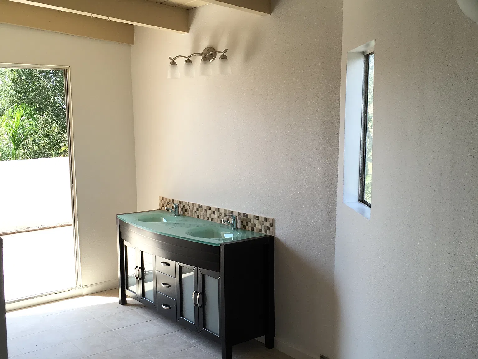 5 bed, 2800 sqft, $6,000 — Photo 2