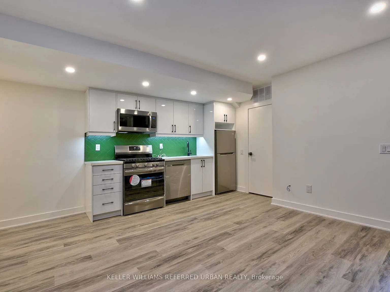 2 bed, $2,600 — Photo 4