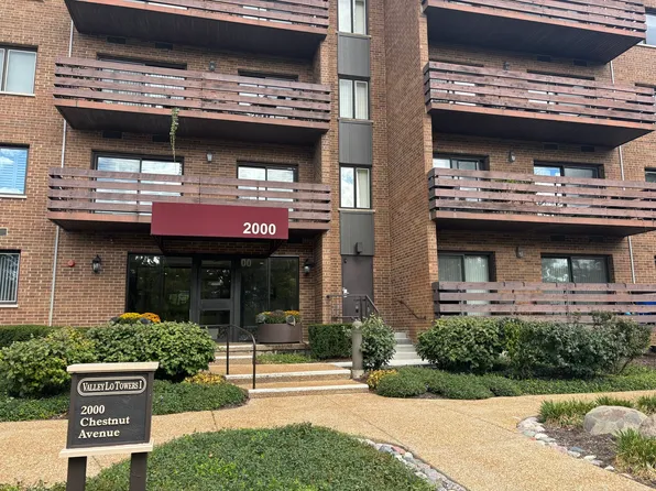 2000 Chestnut Ave APT 407, Glenview, IL 60025