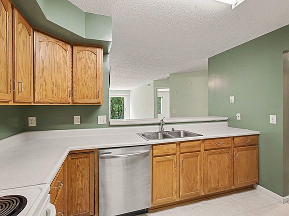 5th image of 1620 Ashley Ct APT 102
