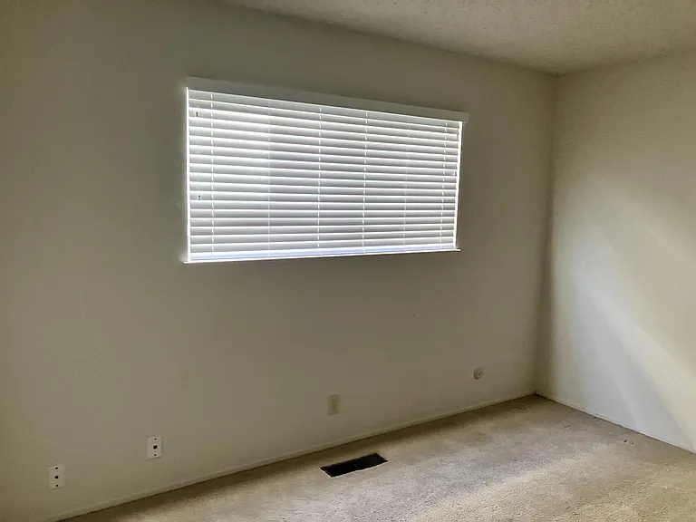 418 Greendale Way #2 — Photo 3