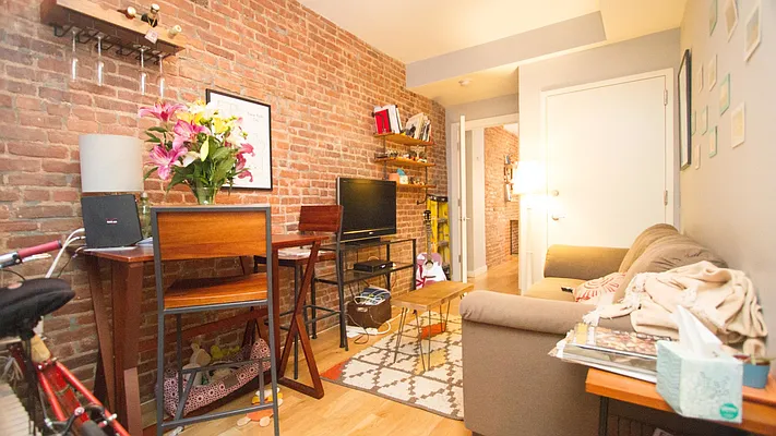 Rented by Nooklyn NYC LLC | media 18