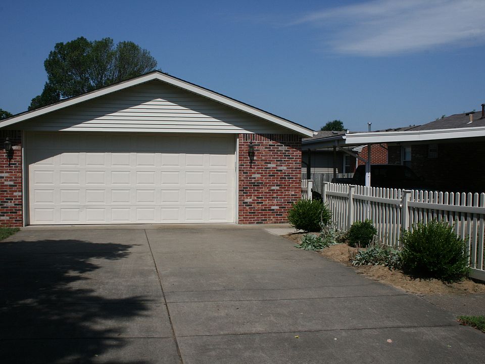 2nd image of 5302 Chasewood Pl