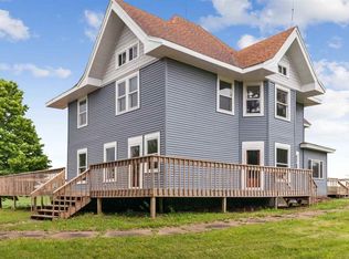 1067 V Ave, Norway, IA 52318