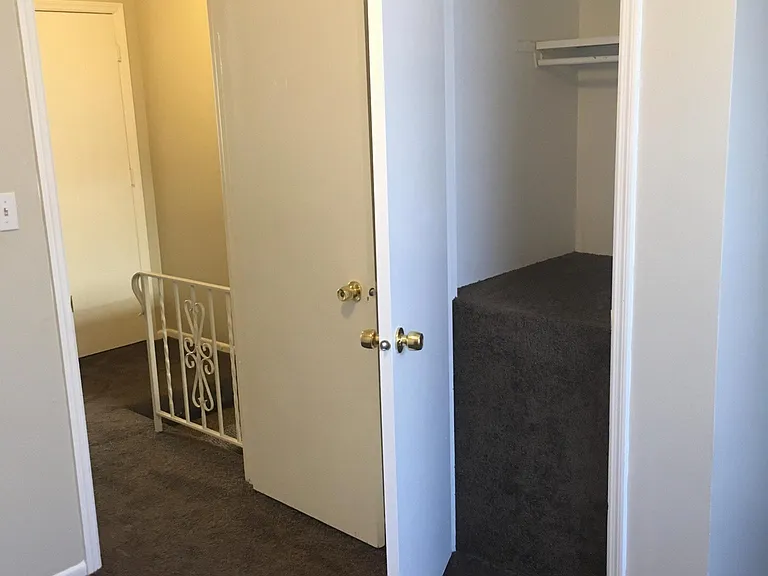 301 SE Claremont St #A — Photo 13