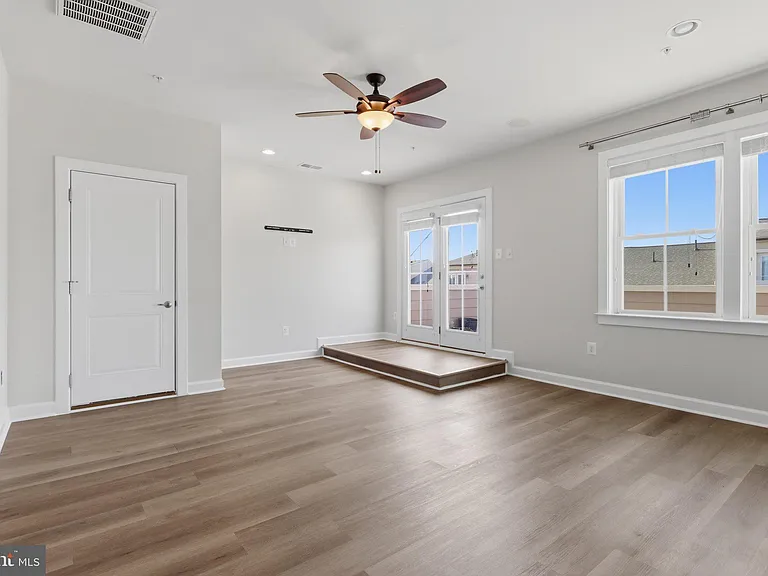 3589 Katherine Way — Photo 45