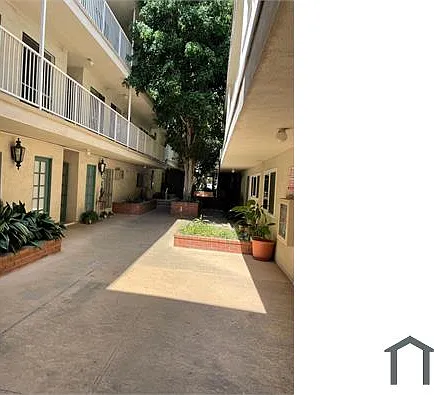 5320 Zelzah Ave — Photo 11