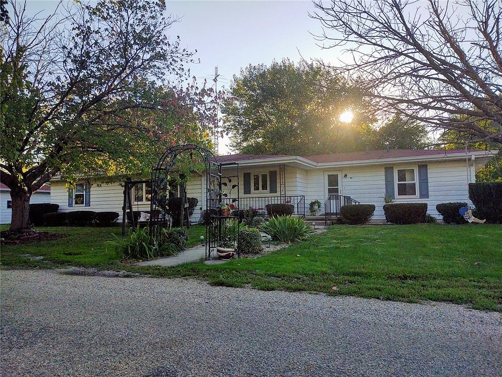 101 S Edwards St, Bethany, IL 61914 Zillow