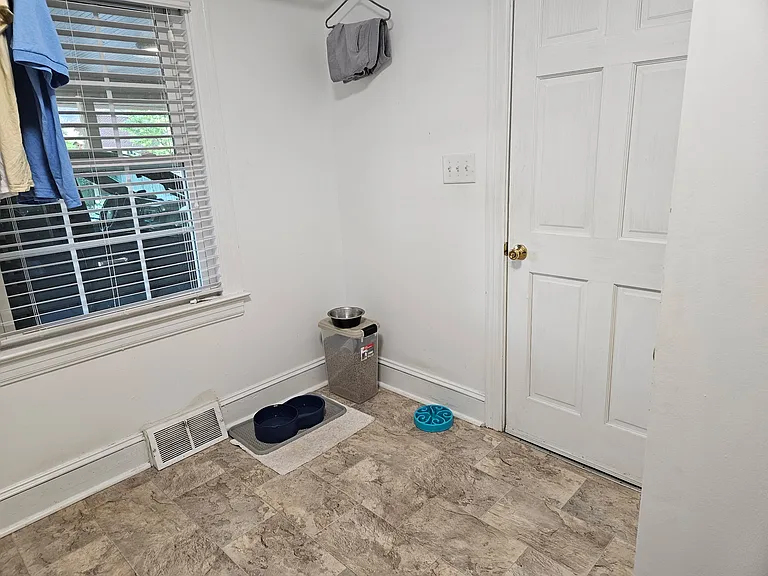 221 York Rd — Photo 12
