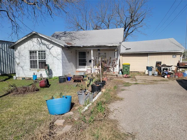 1025 Walker St, Marlin, TX 76661