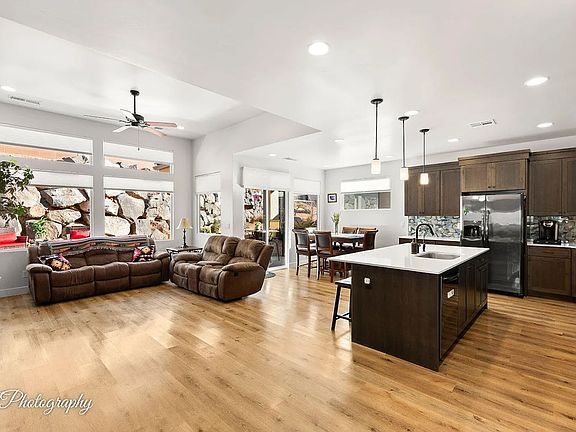 4th image of 1012 W Jonathon Dr