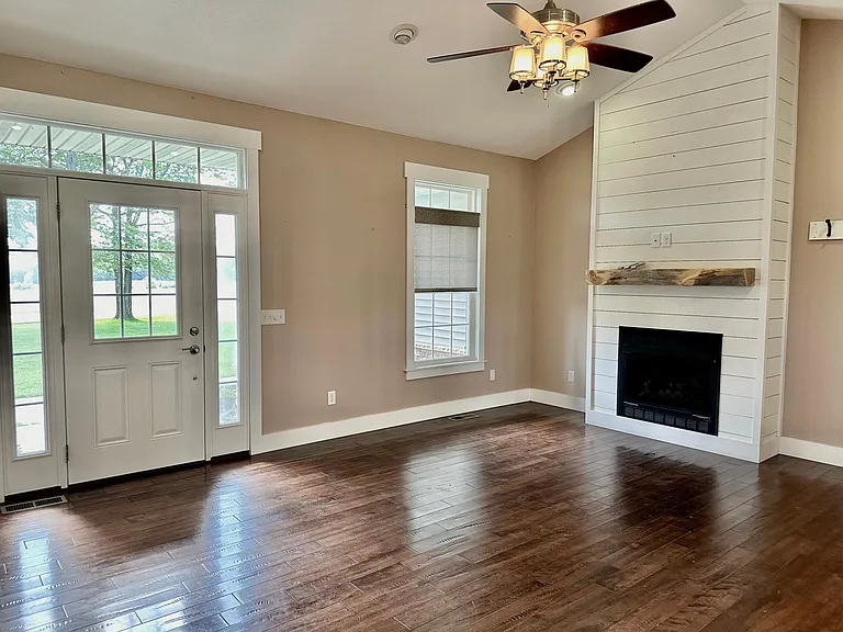 10703 N Centerville Rd — Photo 4