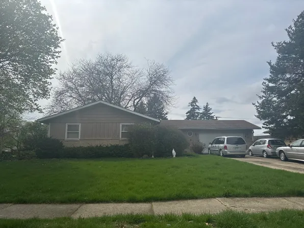 401 Tana Ln, Joliet, IL 60435