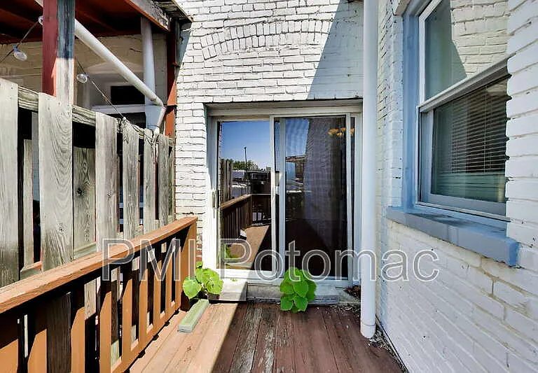 1952 Calvert St NW #4 — Photo 20