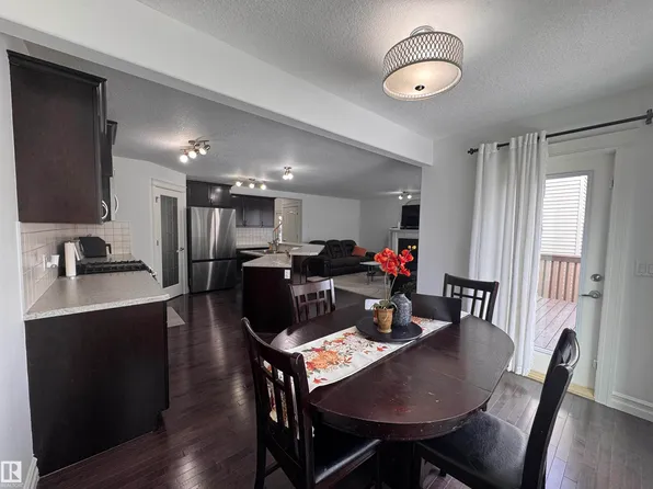 1115 61st St SW, Edmonton, AB T6X 0M4