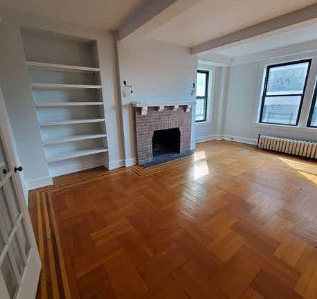 3rd image of 441 W End Ave APT 6C