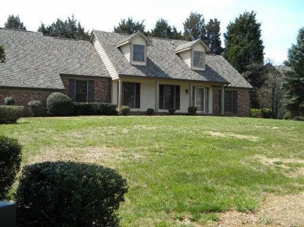 456 E Fox Den Dr, Knoxville, TN 37934