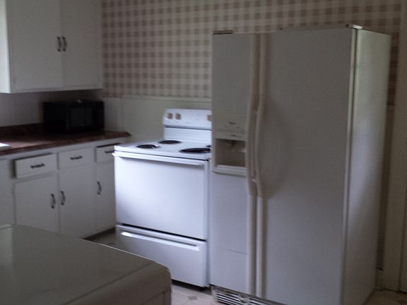 Full kitchen/Appliances included