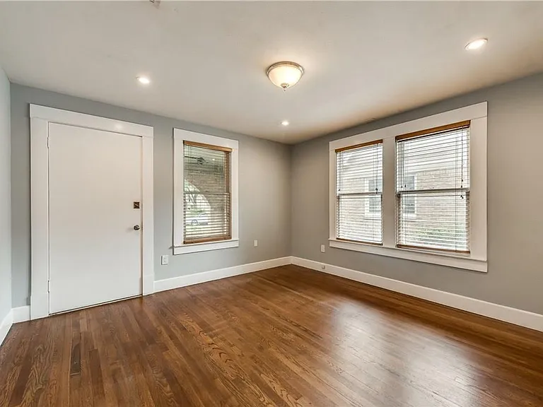 1423 Hollywood Ave — Photo 19