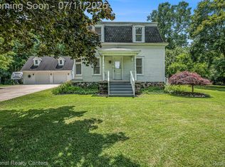 30318 Glenmuer St, Farmington Hills, MI 48334