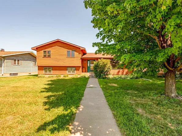 1221 21st St S, Virginia, MN 55792
