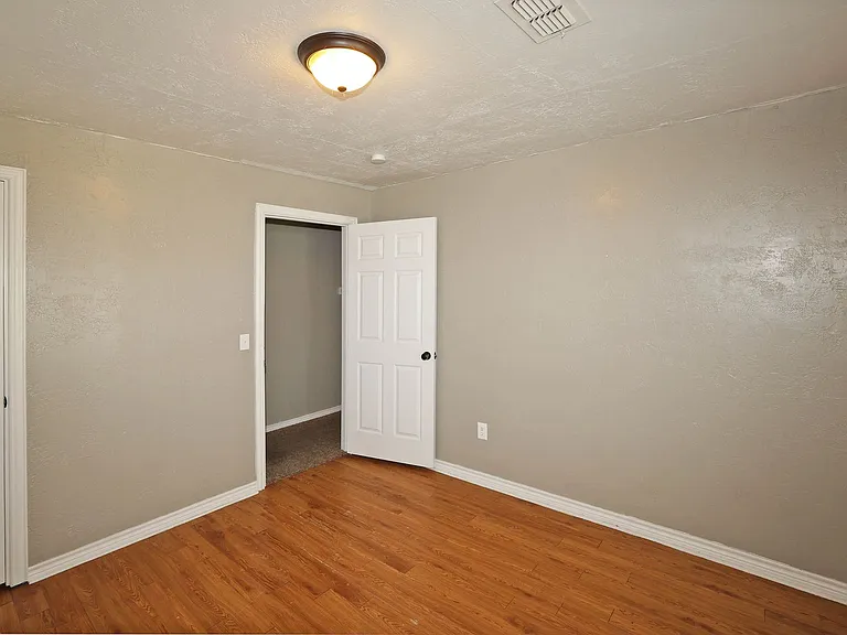 3905 S Tyler St — Photo 17
