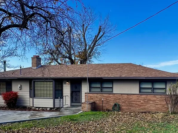 11 NE Nelson Dr, Pendleton, OR 97801