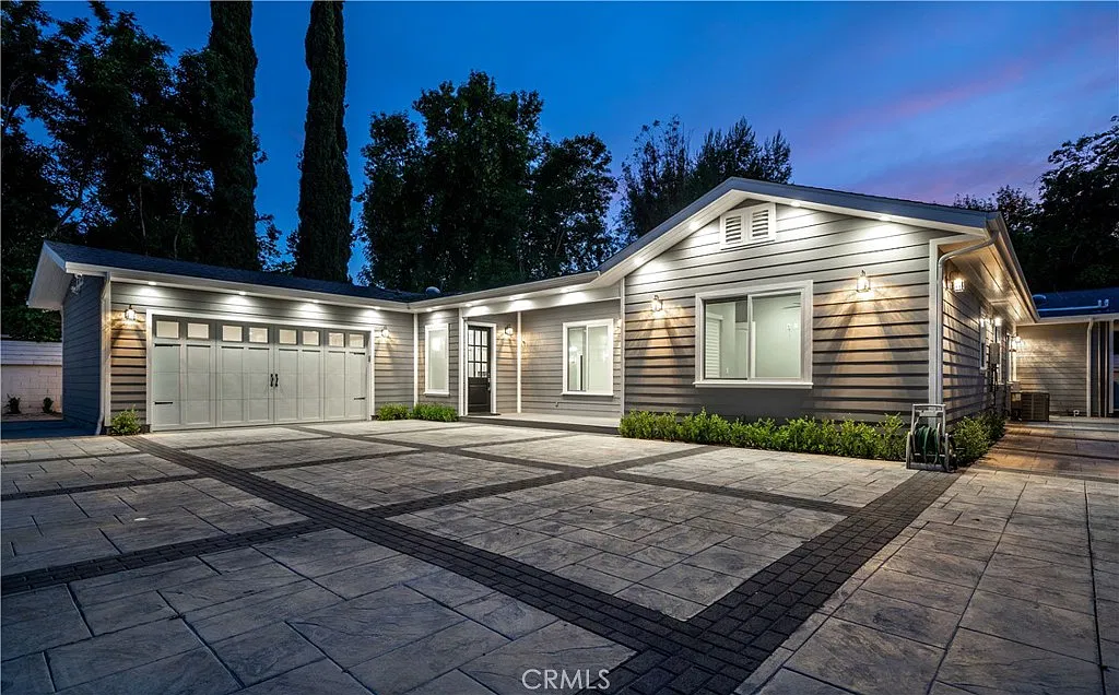 4 bed, 3000 sqft, $9,450 — Photo 1