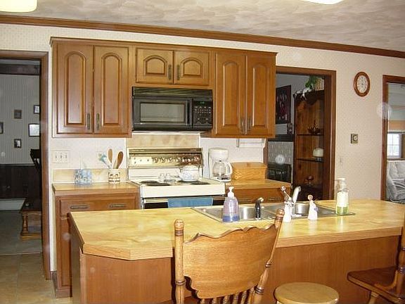 4th image of 2918 Holly Ln