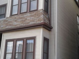 2454 W Diversey Ave, Chicago, IL 60647