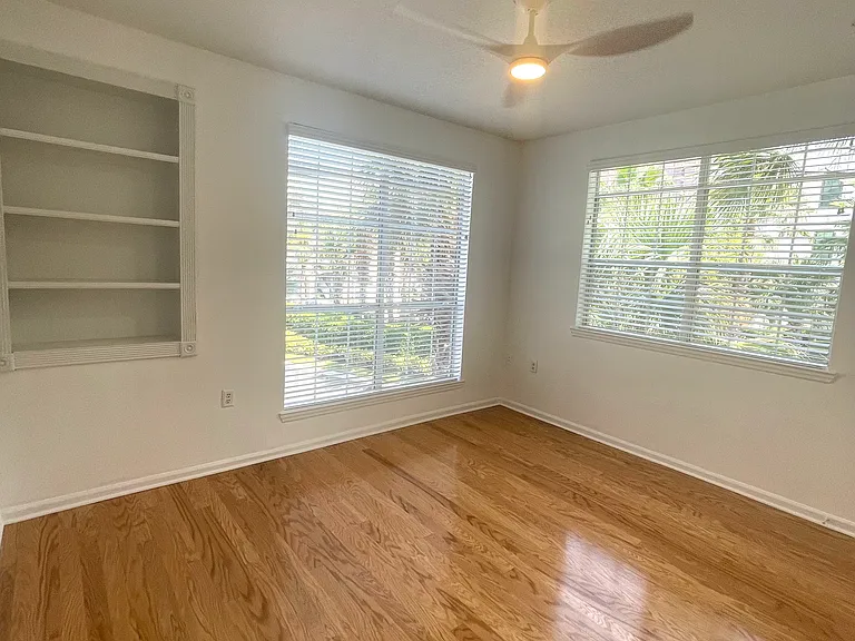 2201 Bay Club Cir — Photo 24