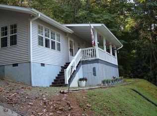 276 Country Rd, Franklin, NC 28734