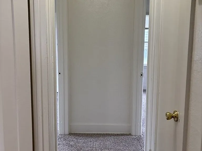 595 E Washington St — Photo 10