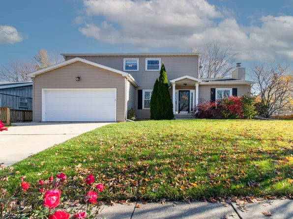 102 Doud Ct, Normal, IL 61761