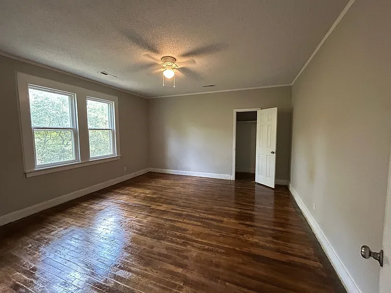 1002 S 10th St — Photo 13
