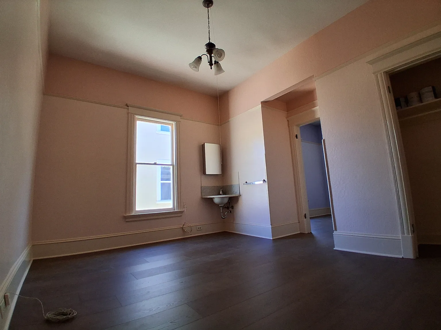 5 bed, 2272 sqft, $1,200 — Photo 1