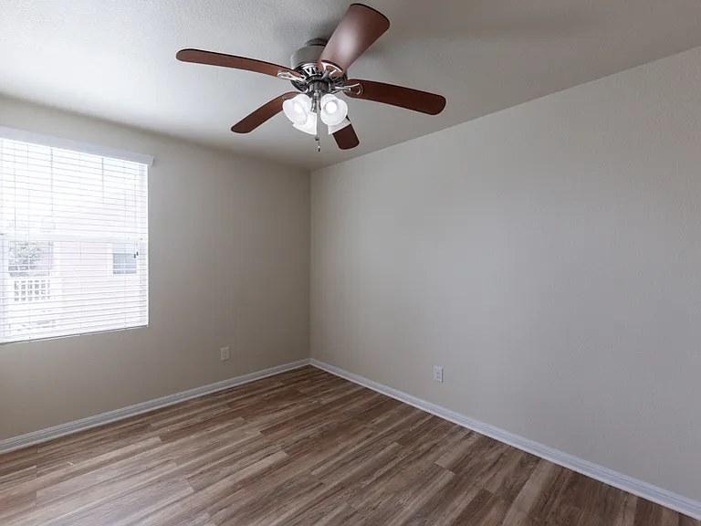 336 Perry St — Photo 11